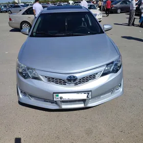 Toyota Camry 2014