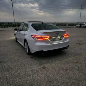 Toyota Camry 2018