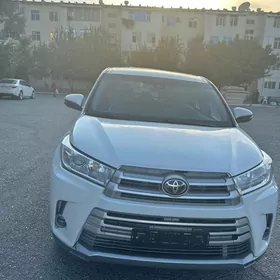 Toyota Highlander 2019