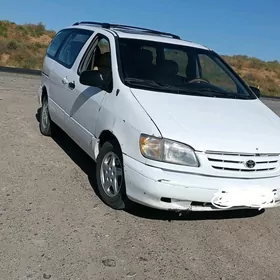 Toyota Sienna 1998