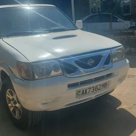 Nissan Terrano 2003