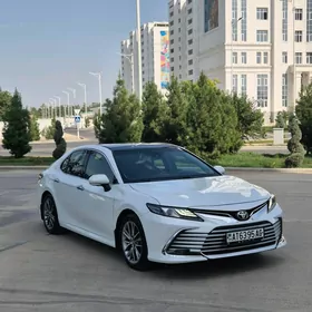 Toyota Camry 2018