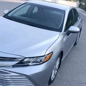 Toyota Camry 2018