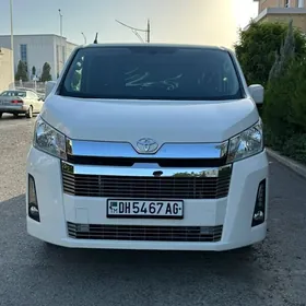 Toyota Hiace 2022