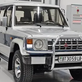 Mitsubishi Pajero 1991