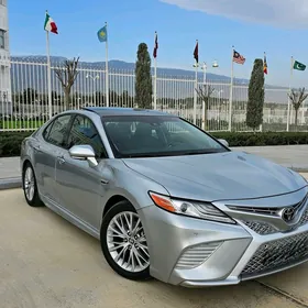 Toyota Camry 2018