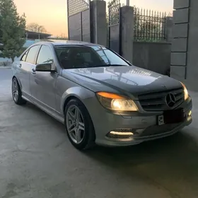 Mercedes-Benz C300 2011