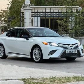 Toyota Camry 2018