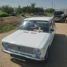 Lada 2104 1985