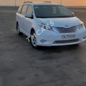 Toyota Sienna 2016