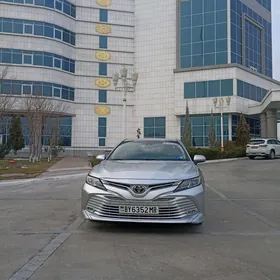 Toyota Camry 2018