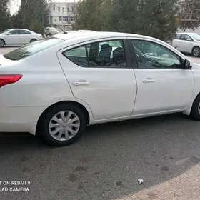 Nissan Versa 2013