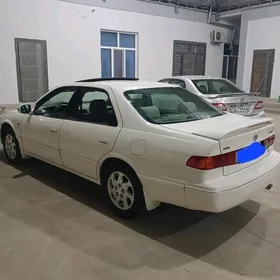 Toyota Camry 1999