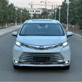 Toyota Sienna 2022