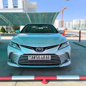 Toyota Camry 2021