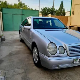 Mercedes-Benz E320 1999