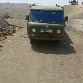 UAZ 452 1980