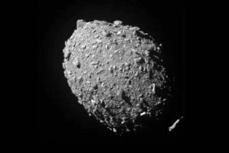 NASA-nyň zondunyň asteroid bilen çaknyşmagyndan pytrajak bölekler ýene 7 ýyldan Ýere gelip biler