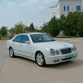 Mercedes-Benz E320 2001