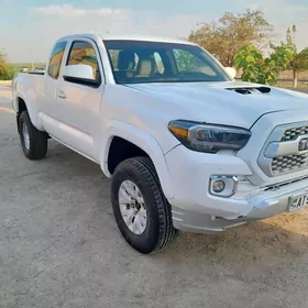 Toyota Tacoma 2017