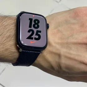 Apple Watch 8 100%