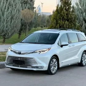 Toyota Sienna 2022