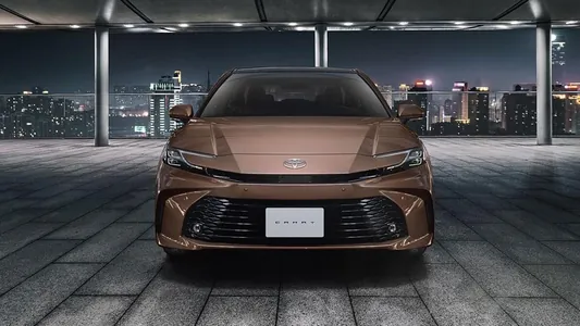 BAE-de Toyota Camry-niň ilkinji gezek görkeziler: bahasy we komplektasiýalary