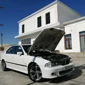 BMW E39 2001