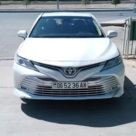 Toyota Camry 2019