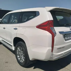 Mitsubishi Pajero 2019