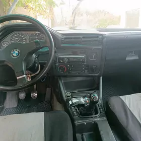 BMW E34 1990