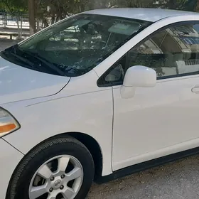 Nissan Versa 2012