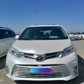 Toyota Sienna 2019