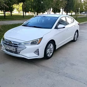 Hyundai Elantra 2019