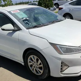 Hyundai Elantra 2020