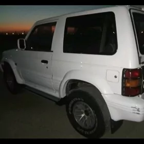 Mitsubishi Pajero 1993