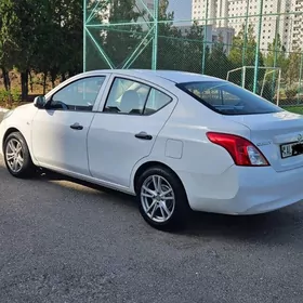 Nissan Sunny 2012