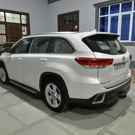 Toyota Highlander 2018