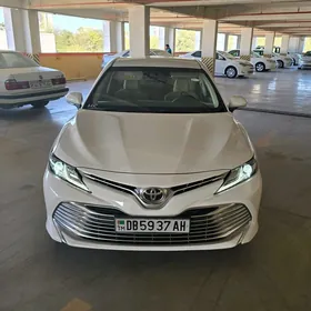 Toyota Camry 2019