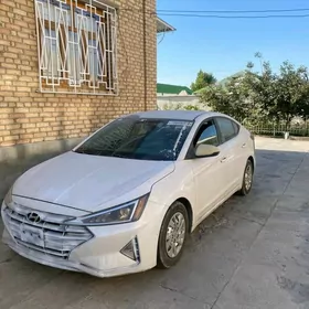 Hyundai Elantra 2019