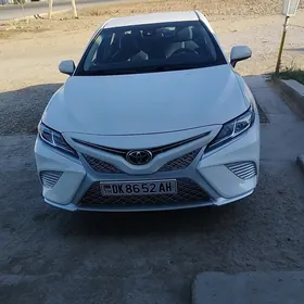 Toyota Camry 2018