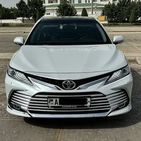 Toyota Camry 2024