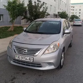 Nissan Versa 2012