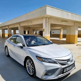 Toyota Camry 2021