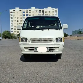 Toyota Hiace 2003