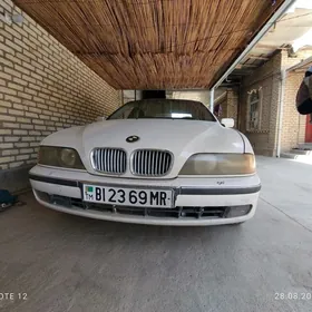 BMW E39 2000