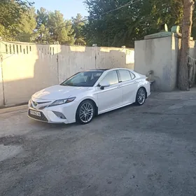 Toyota Camry 2018