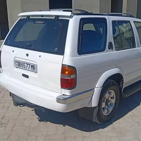 Nissan Pathfinder 1998