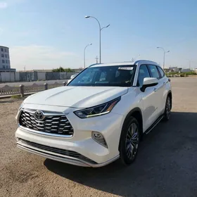 Toyota Highlander 2021