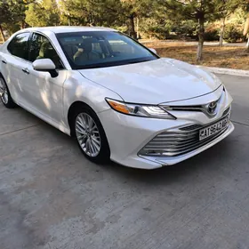 Toyota Camry 2018